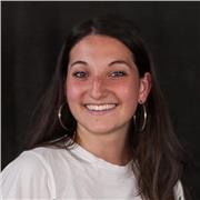 Studentessa di traduzione dà ripetizioni di russo